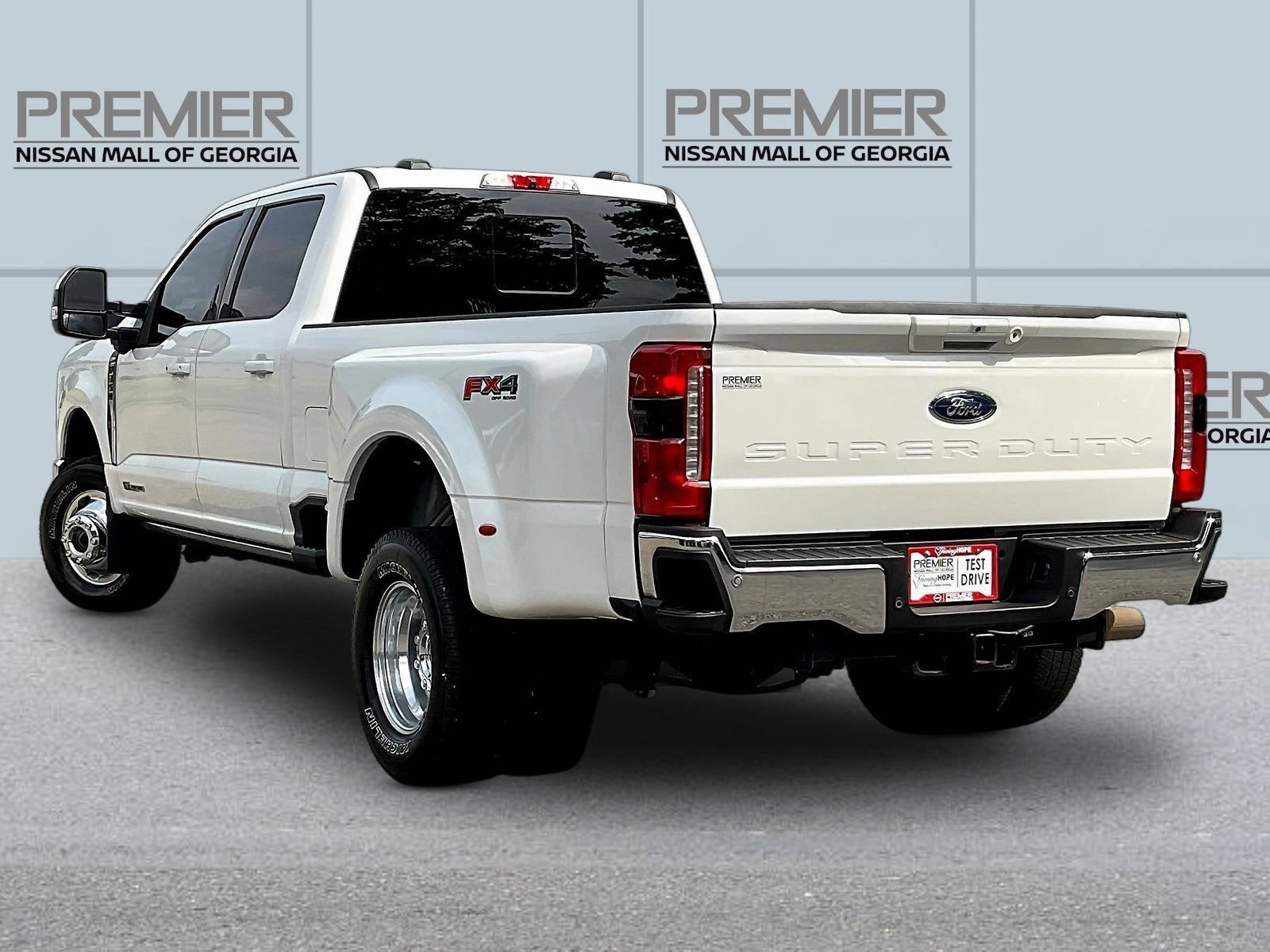 Used 2023 Ford F350 Lariat AWD/4WD image 5