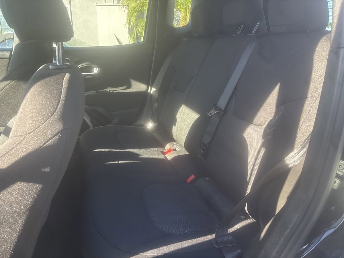 Used 2017 Jeep Renegade Latitude image 25