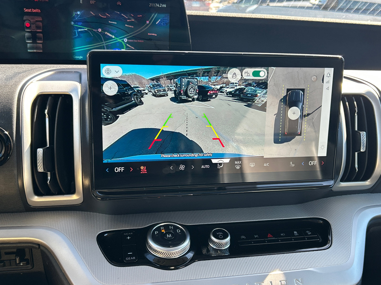 Used 2025 Ford Expedition Active image 16