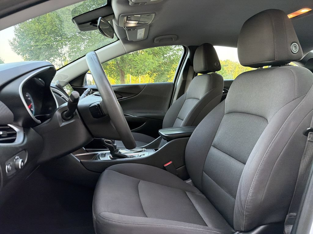 Used 2023 Chevrolet Malibu LT FWD image 9
