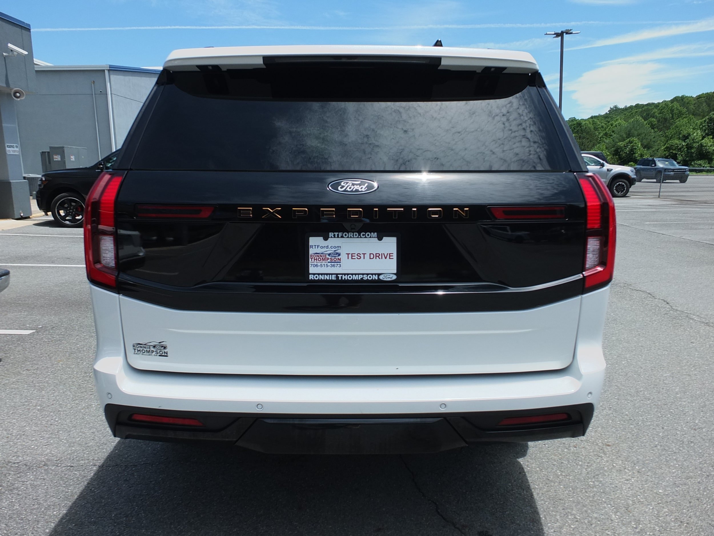 Used 2025 Ford Expedition Tremor AWD/4WD image 4