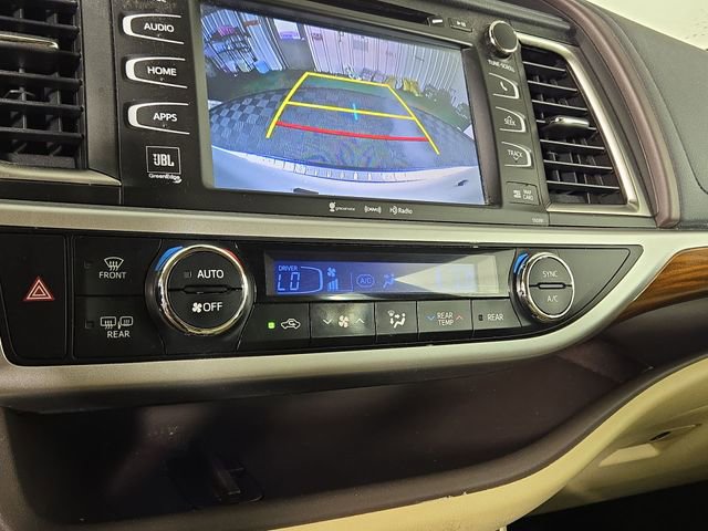 Used 2019 Toyota Highlander Limited image 19