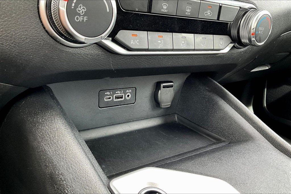 Used 2025 Nissan Altima 2.5 SV FWD image 17
