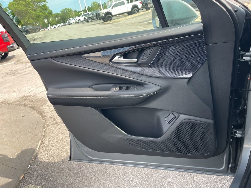 New 2024 Chevrolet Blazer EV LT AWD/4WD image 9