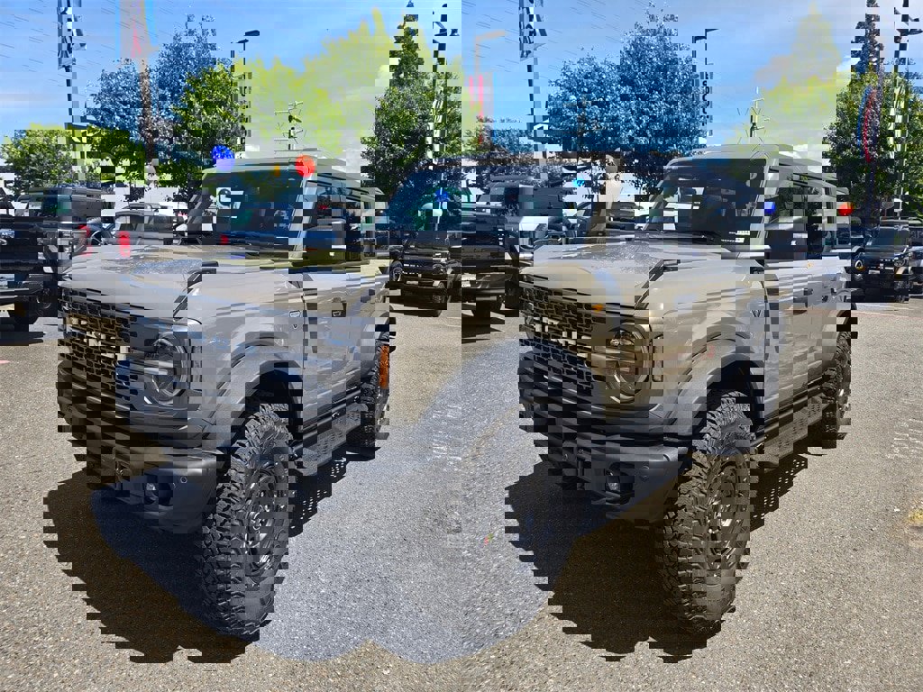New 2025 Ford Bronco Badlands image 1