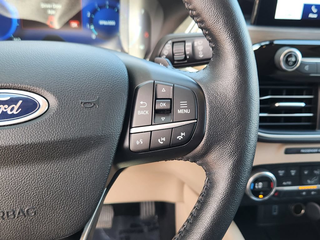 Used 2020 Ford Escape Titanium AWD/4WD image 18