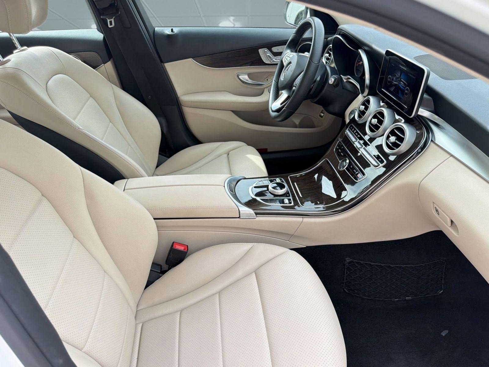 Used 2017 Mercedes-Benz C 300 Sedan image 29