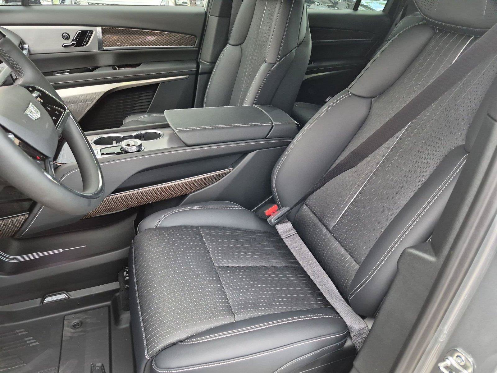 New 2027 Cadillac Vistiq Sport w/ LPO, Floor Liner Package AWD/4WD image 27