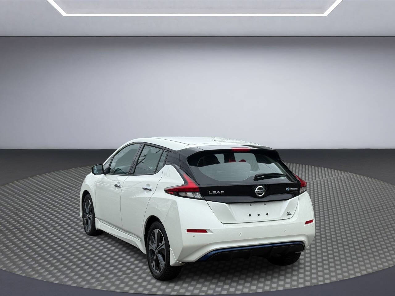 Used 2022 Nissan Leaf SL Plus image 5