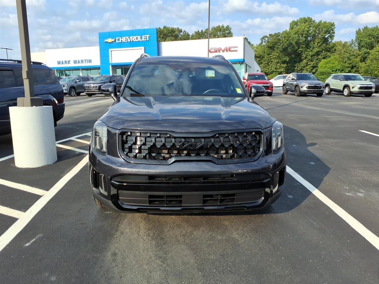 Used 2025 Kia Telluride EX X-Line AWD/4WD image 2