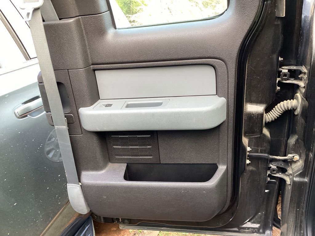 Used 2012 Ford F150 STX w/ Trailer Tow Pkg image 4