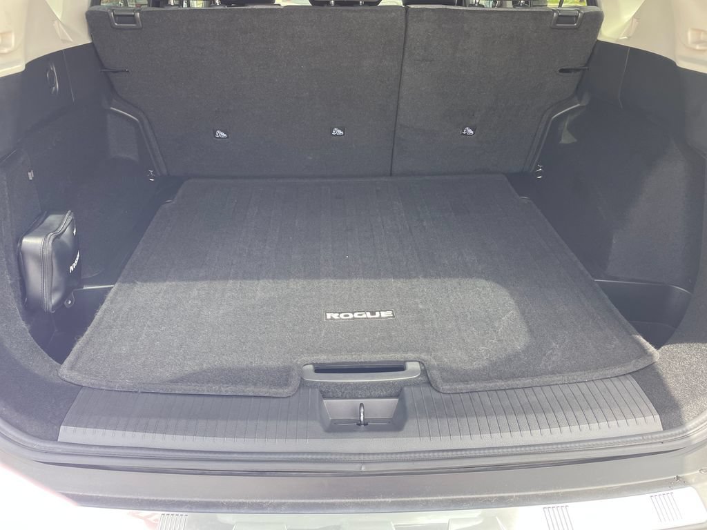 Certified 2021 Nissan Rogue SV FWD image 23