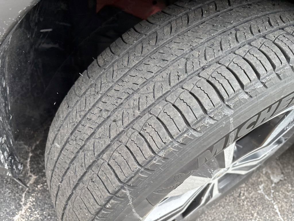 Used 2022 Nissan Murano SV image 2