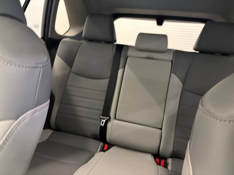 Used 2022 Toyota RAV4 XLE Premium AWD/4WD image 27