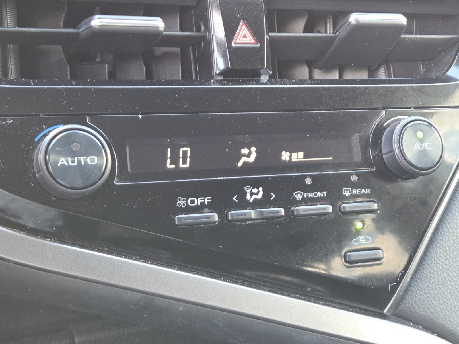 Used 2021 Toyota Camry SE FWD image 31