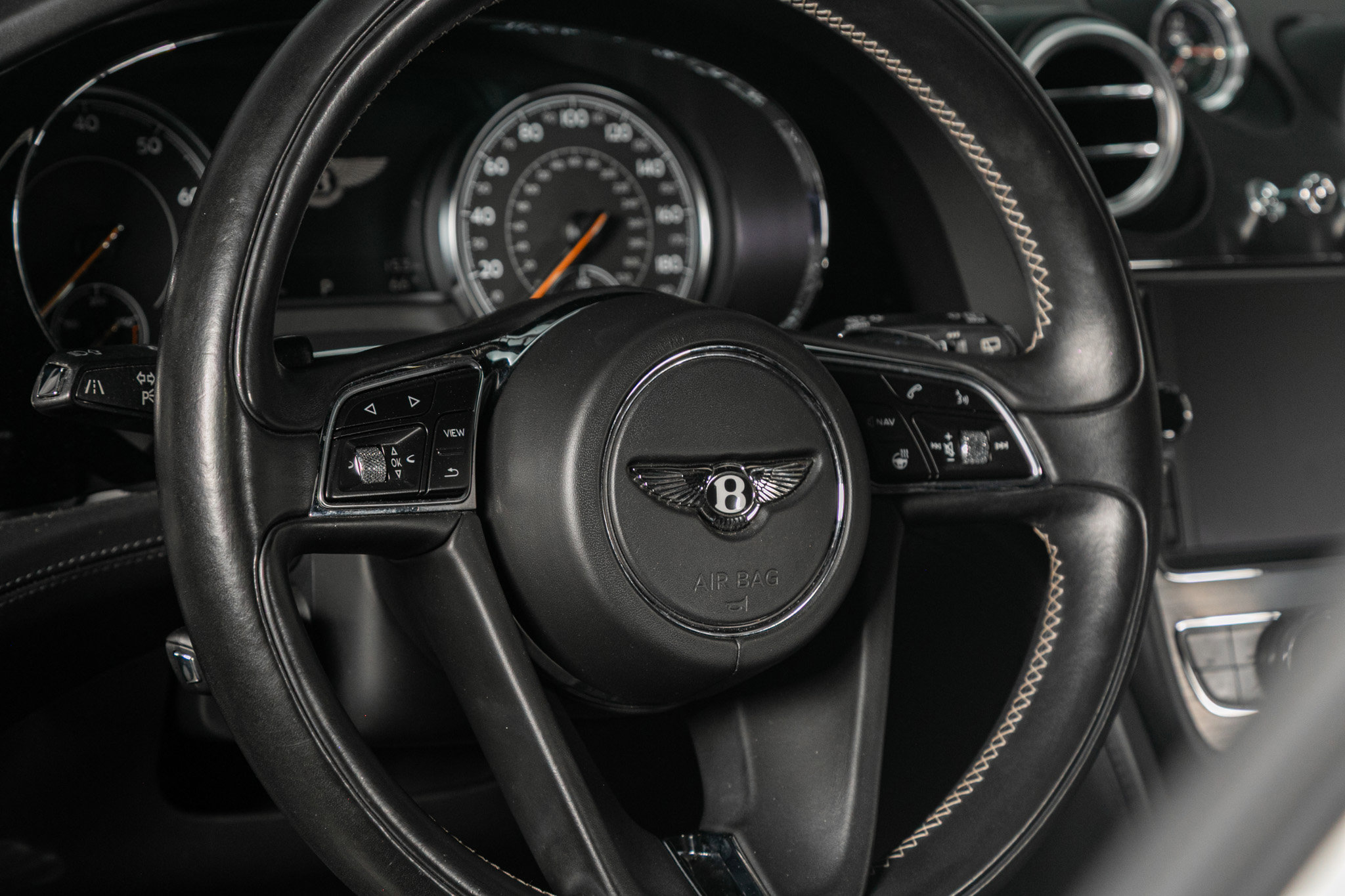 Used 2017 Bentley Bentayga W12 AWD image 36