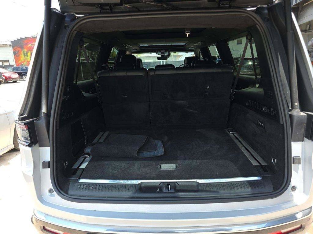 Used 2024 Jeep Grand Wagoneer L Series II w/ Quick Order Packagew 28T AWD/4WD image 16