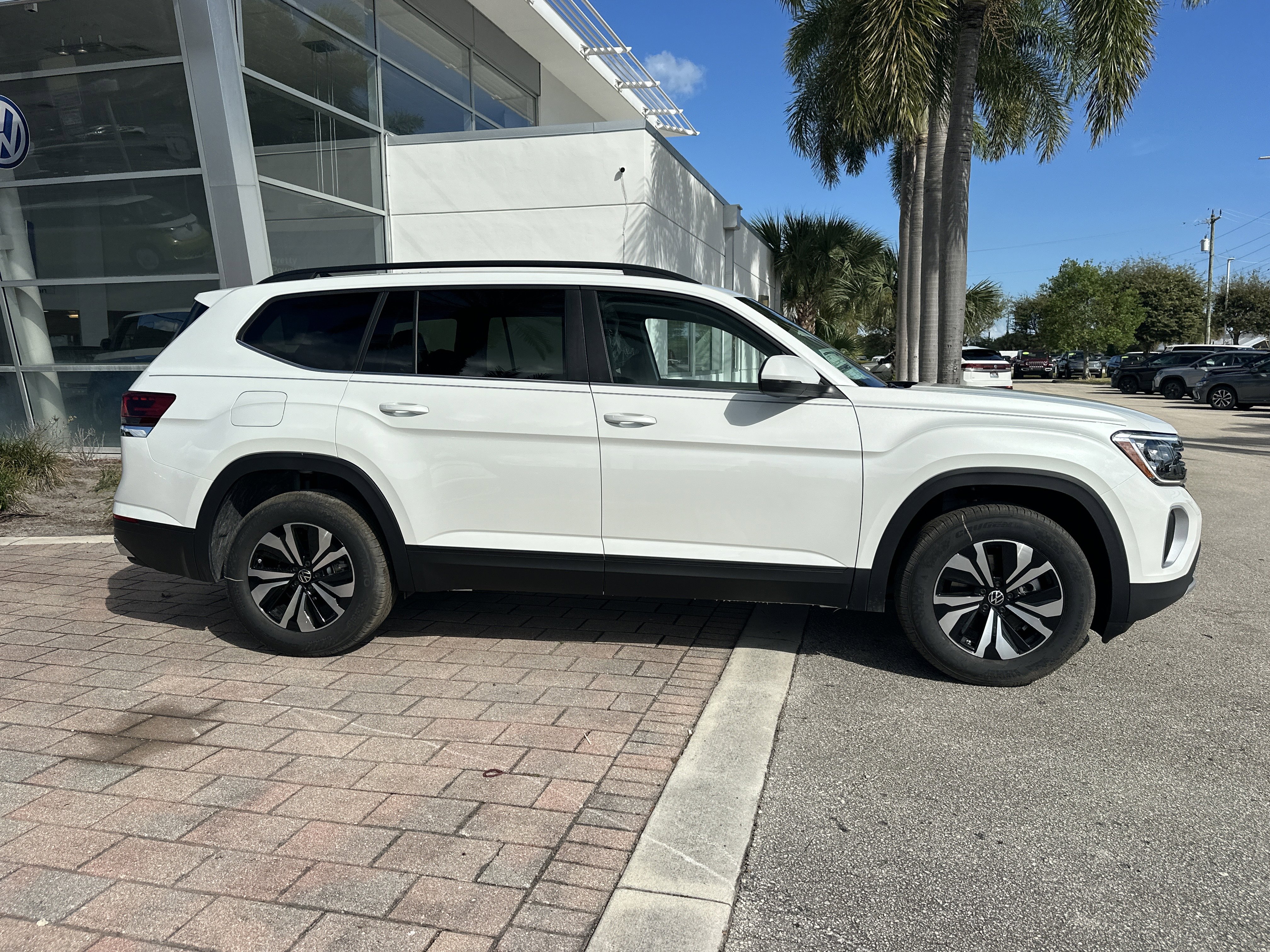 New 2026 Volkswagen Atlas SE image 5