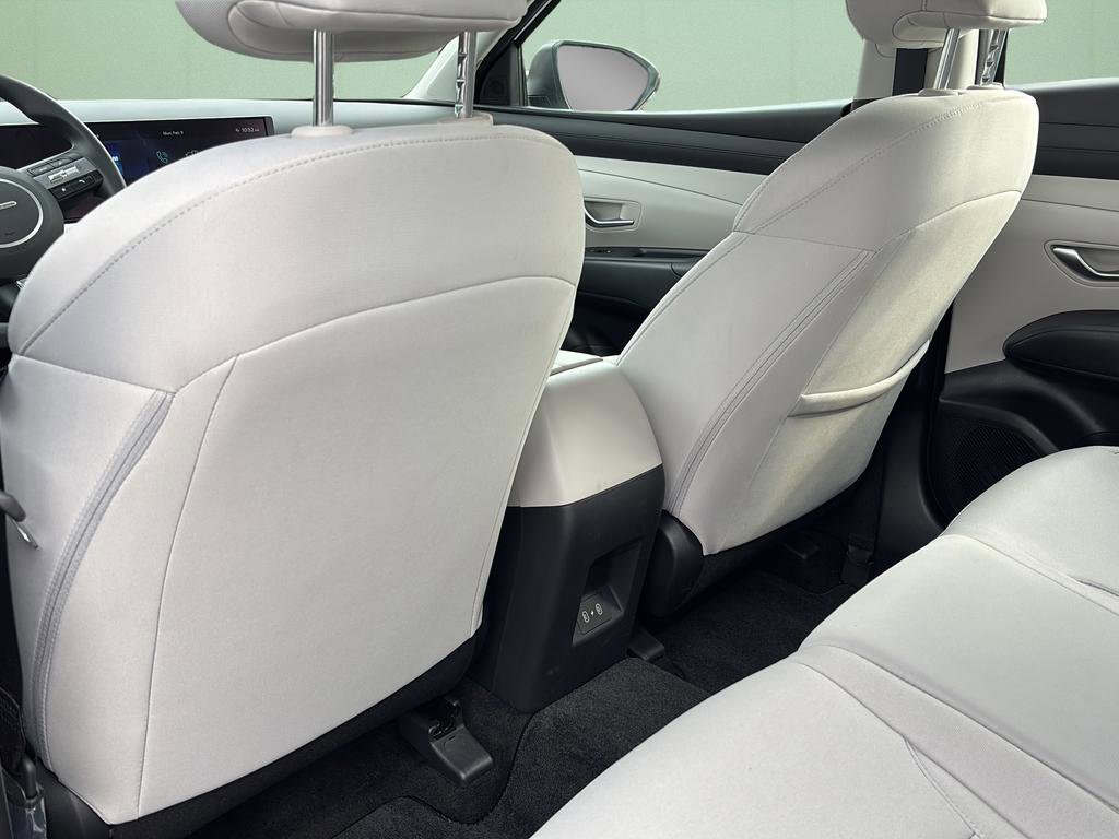 Certified 2025 Hyundai Tucson SE image 21