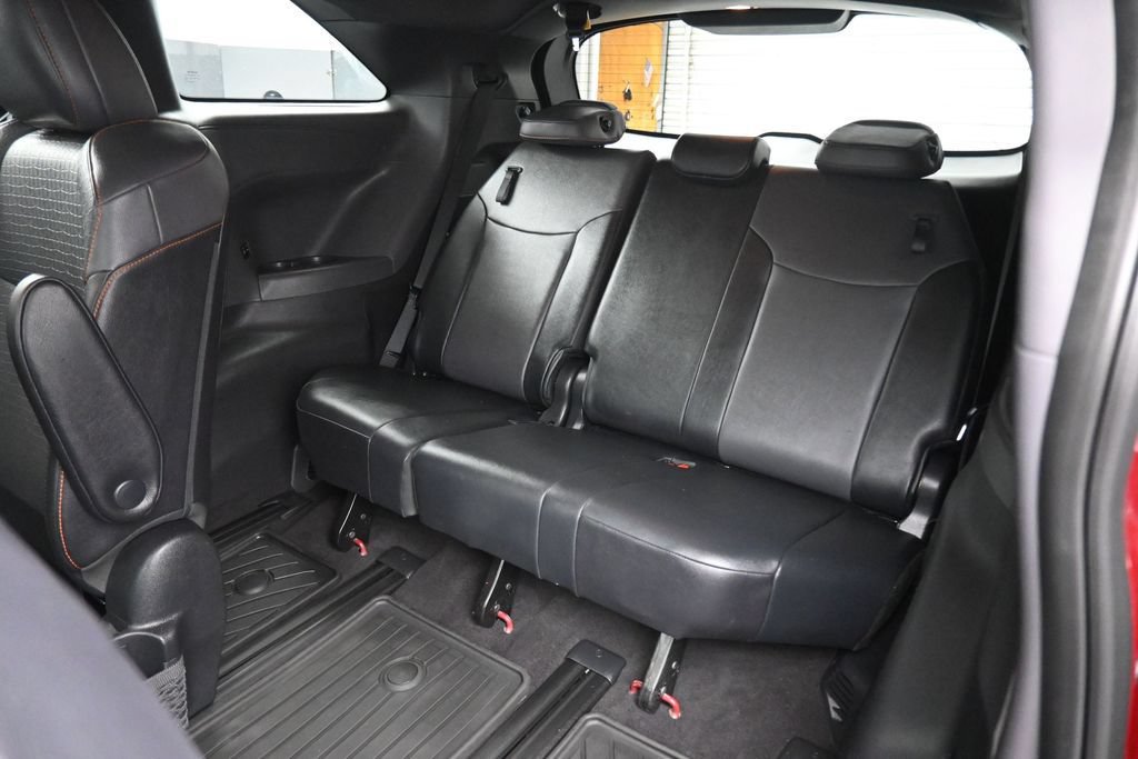 Used 2021 Toyota Sienna XSE FWD image 38