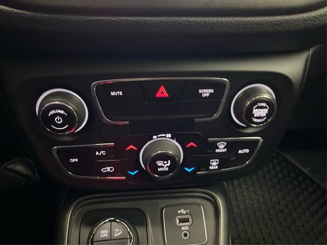 Used 2020 Jeep Compass Trailhawk image 29