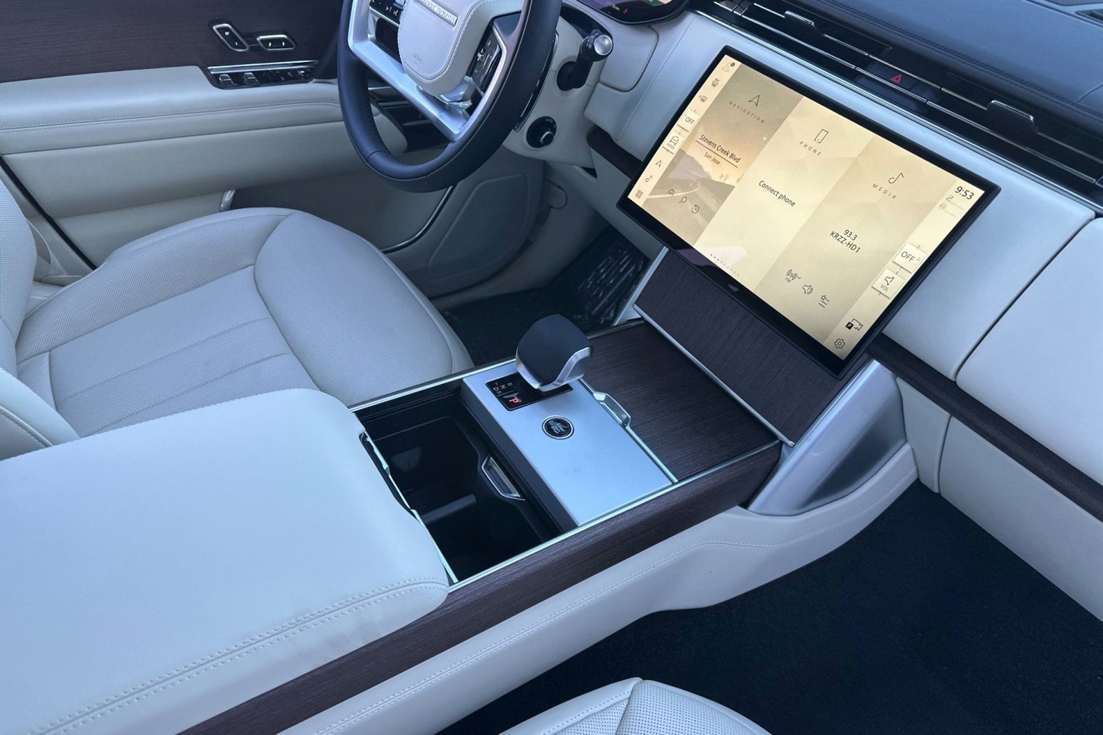 New 2026 Land Rover Range Rover SE image 25