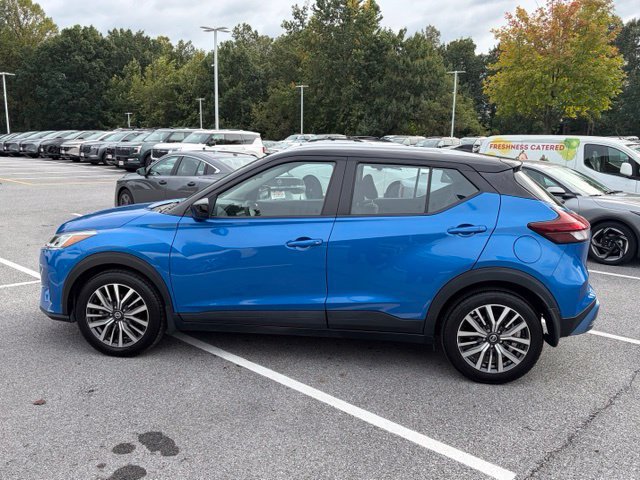 Used 2021 Nissan Kicks SV FWD image 2