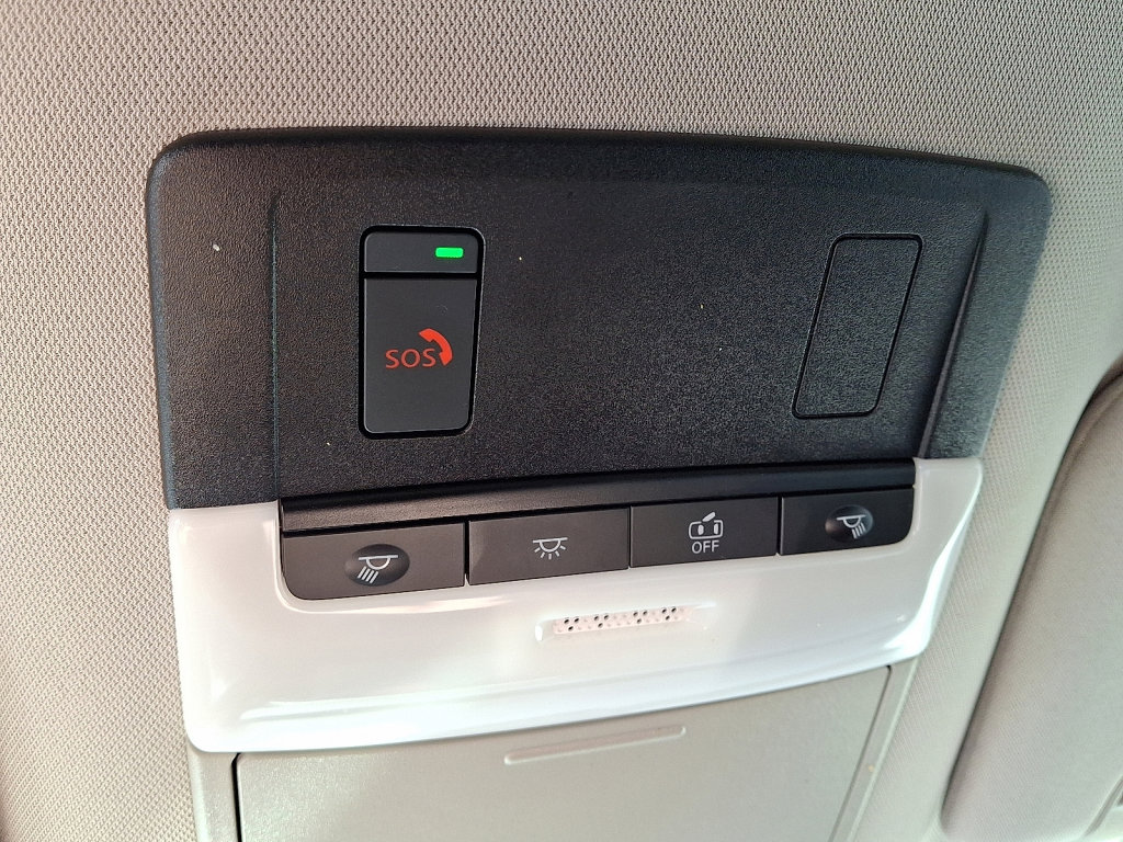 Used 2023 Nissan Pathfinder SL image 32