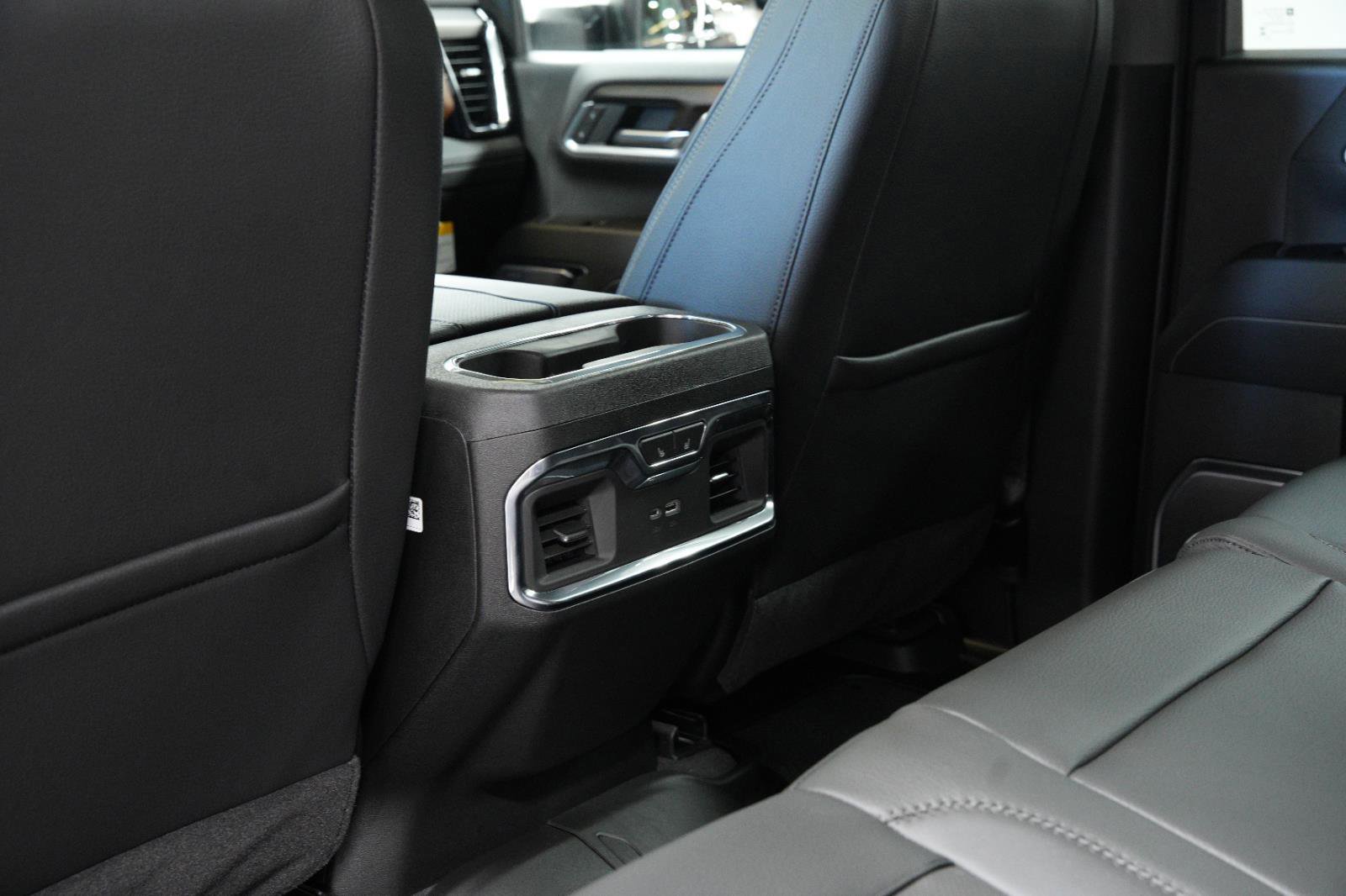 New 2025 GMC Sierra 2500 Denali w/ Denali Reserve Package image 24