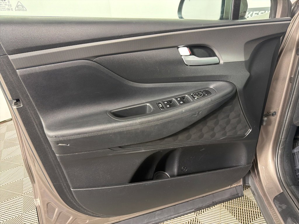 Used 2019 Hyundai Santa Fe SE image 9