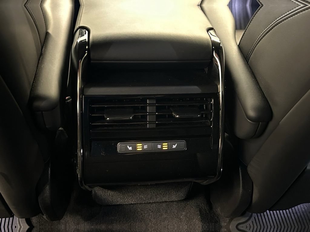 Used 2024 Land Rover Range Rover Sport Dynamic SE AWD/4WD image 17
