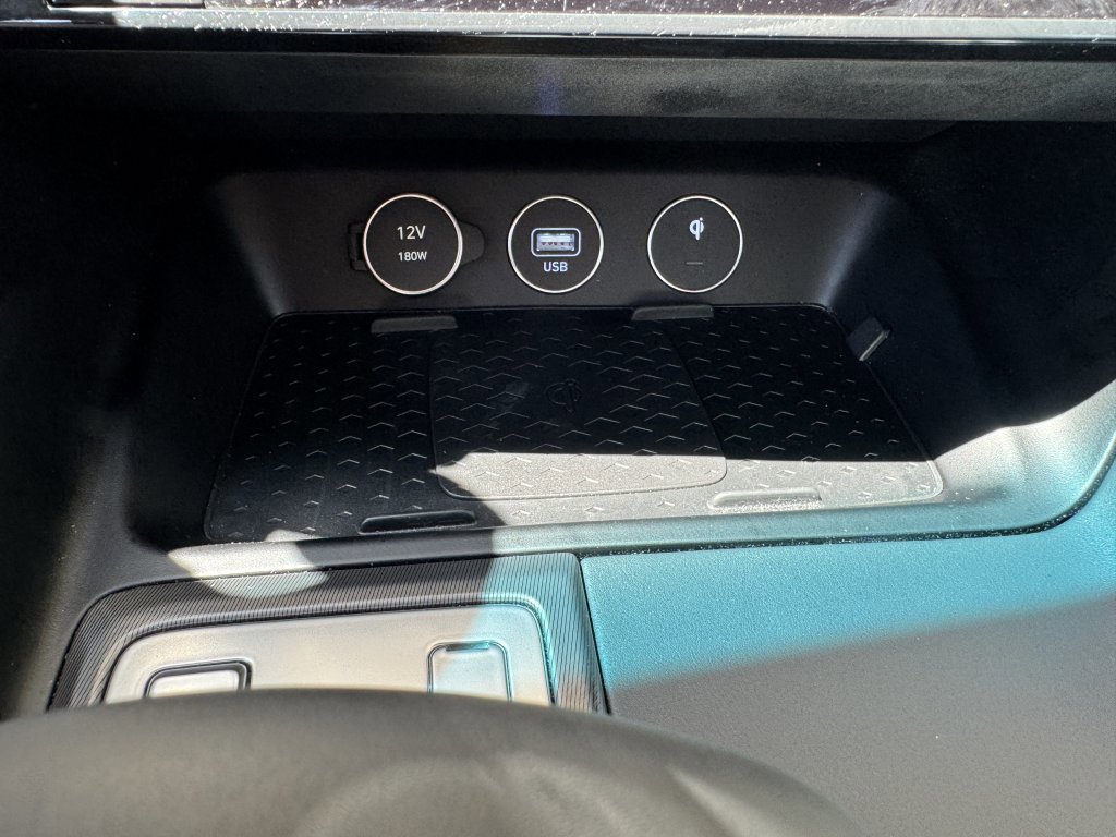 Used 2025 Genesis G70 2.5T w/ Sport Prestige Package image 27