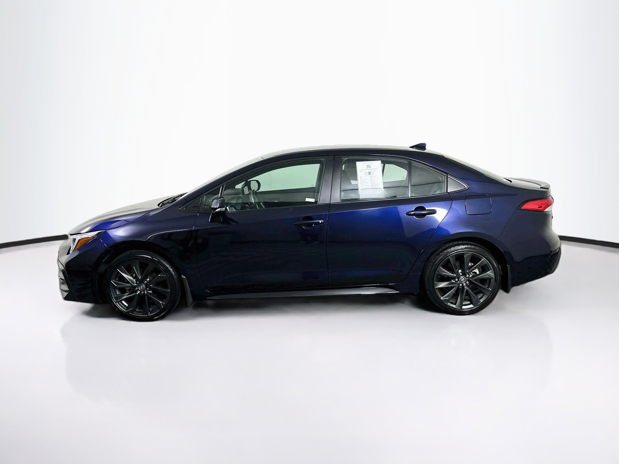 Used 2025 Toyota Corolla SE FWD image 4