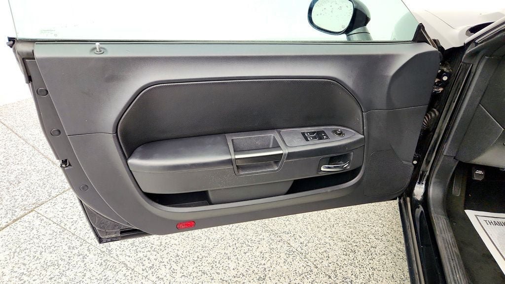 Used 2013 Dodge Challenger SXT RWD image 11