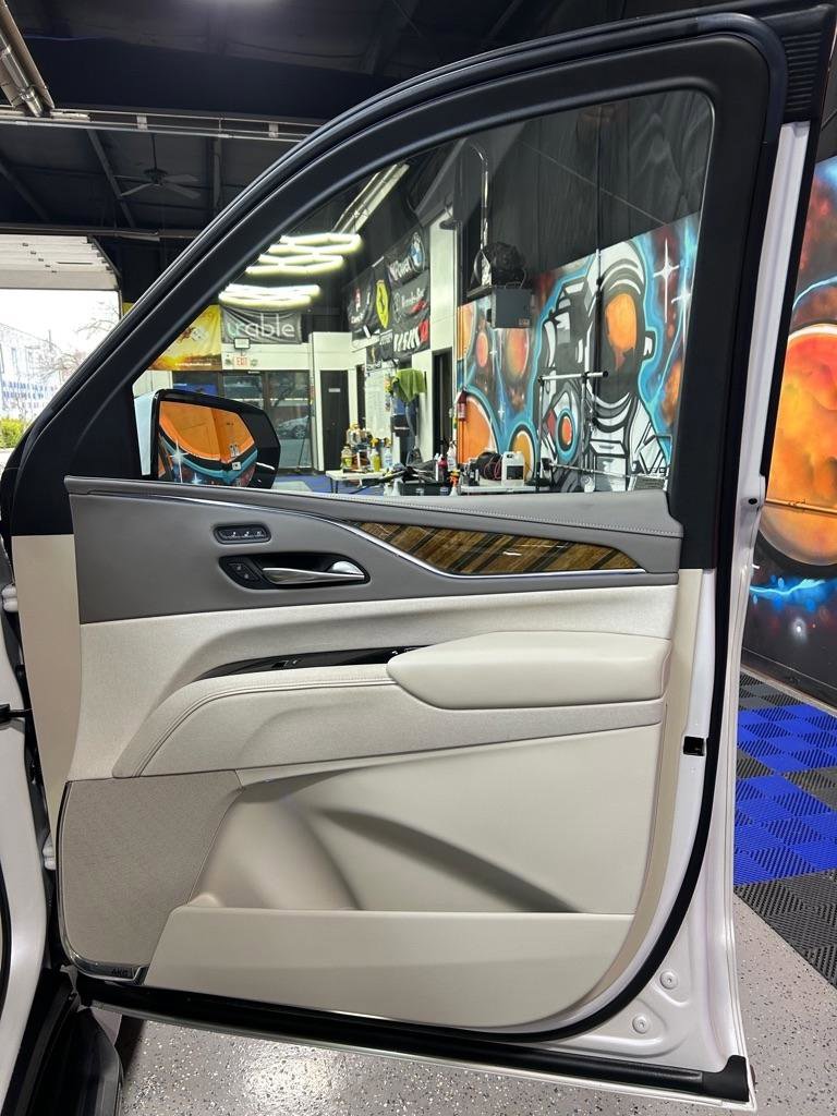 Used 2022 Cadillac Escalade Premium Luxury Platinum image 23