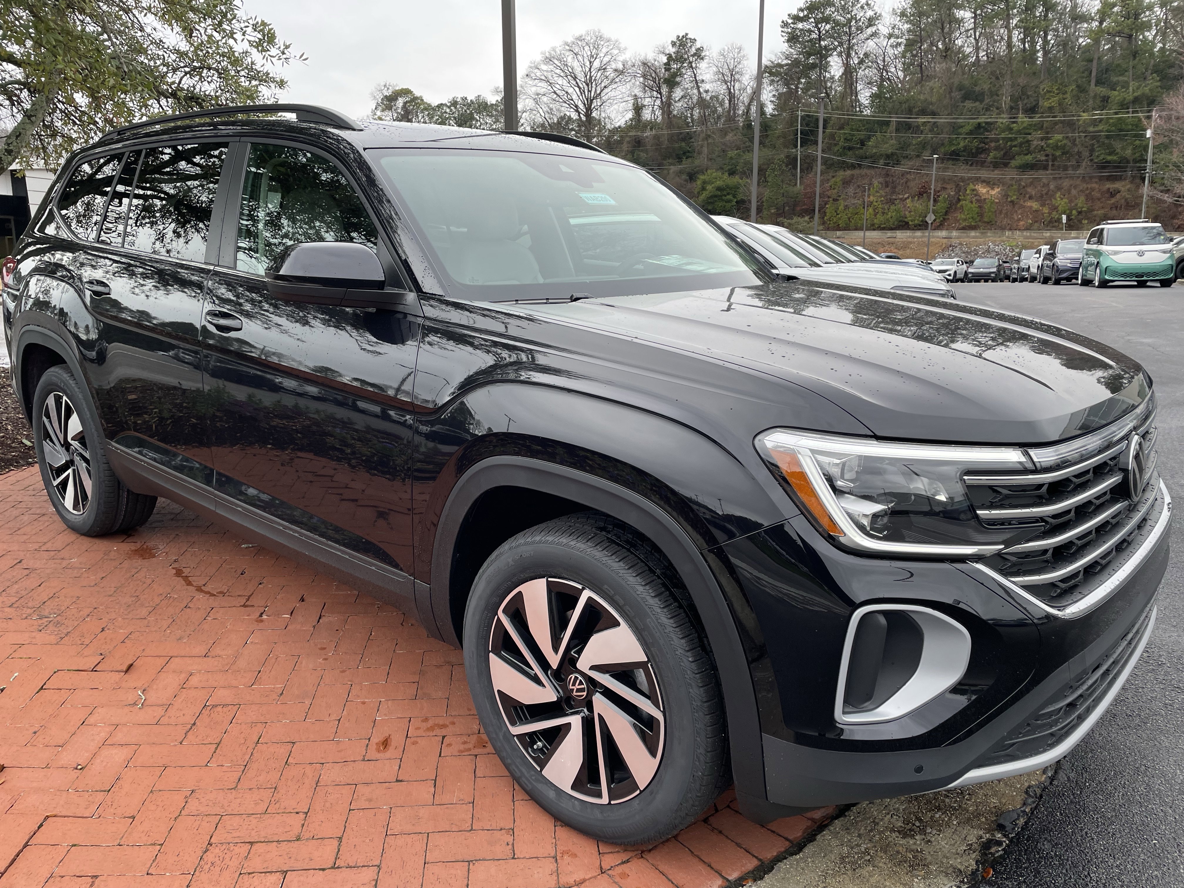 New 2026 Volkswagen Atlas SE image 3