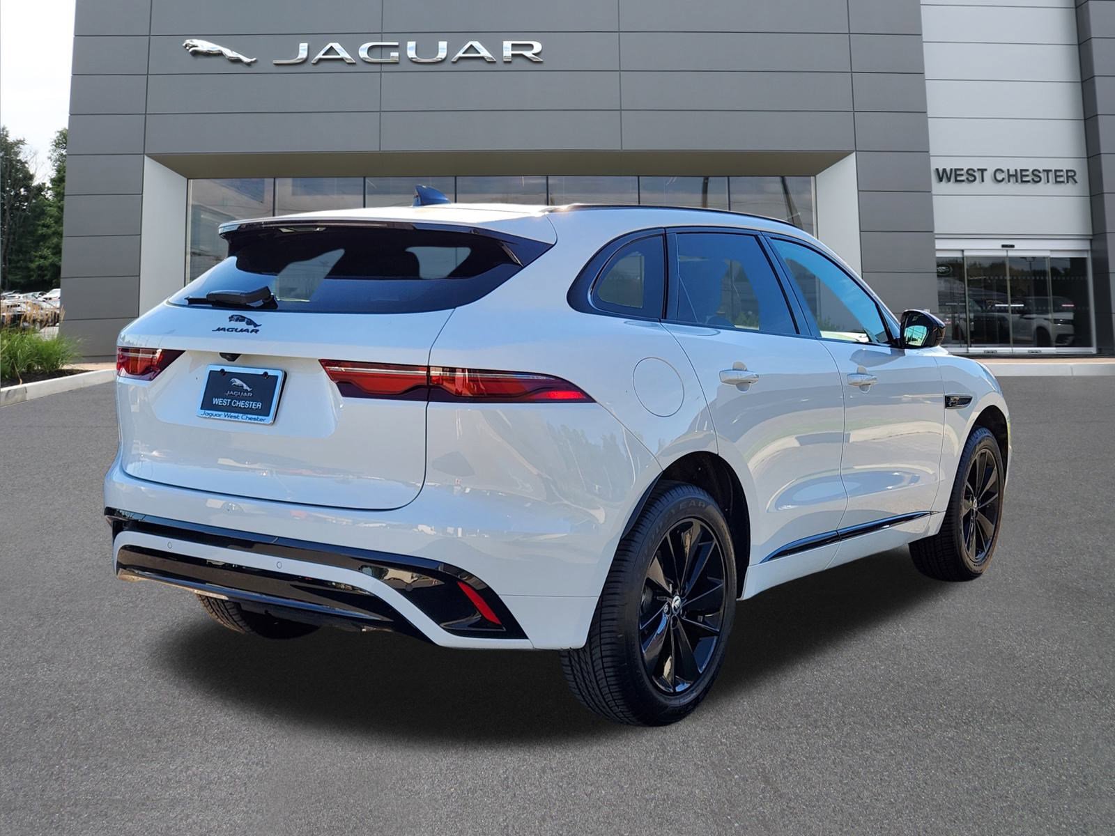 Certified 2025 Jaguar F-PACE R-Dynamic S image 4