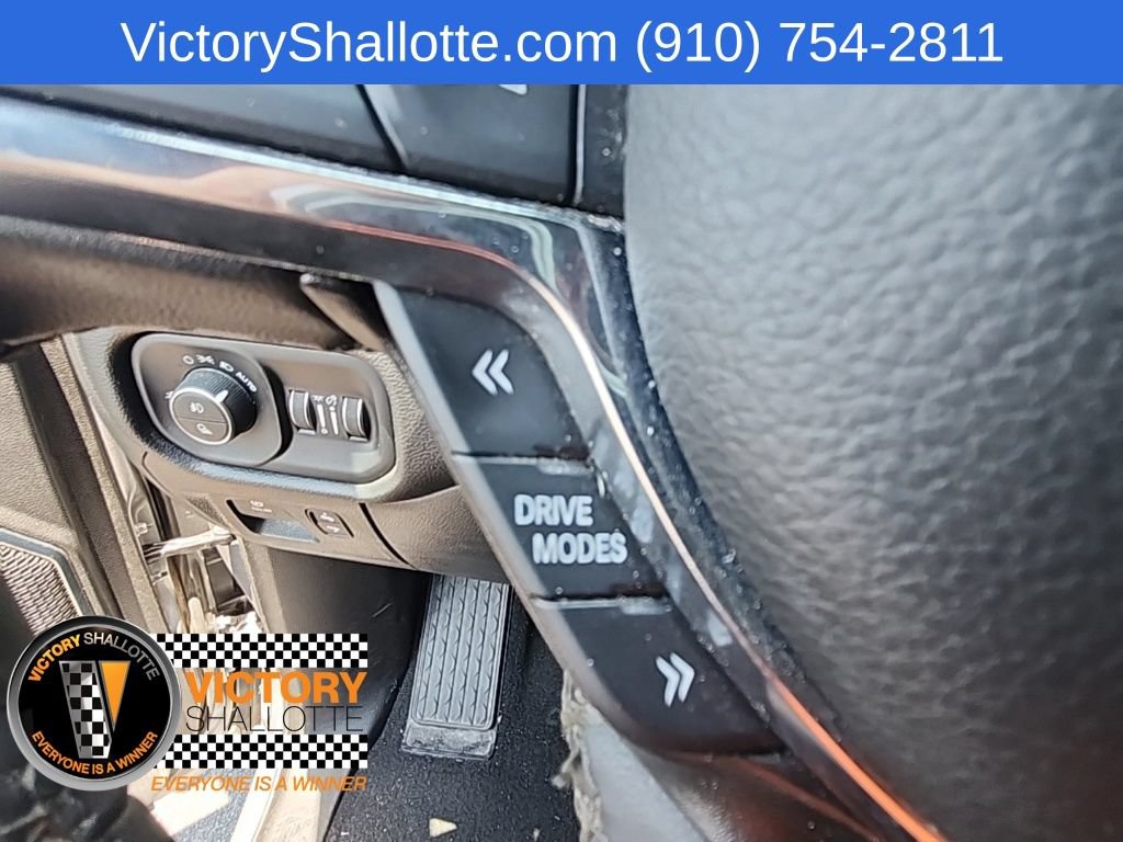 Used 2025 RAM 1500 Laramie AWD/4WD image 15