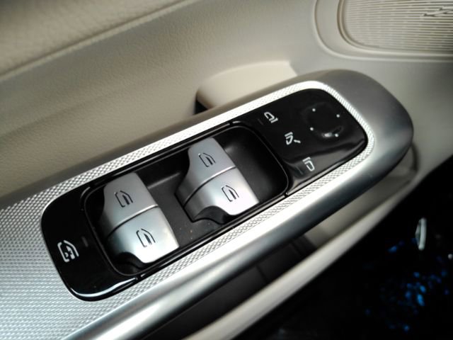 Used 2024 Mercedes-Benz GLC 300 image 34