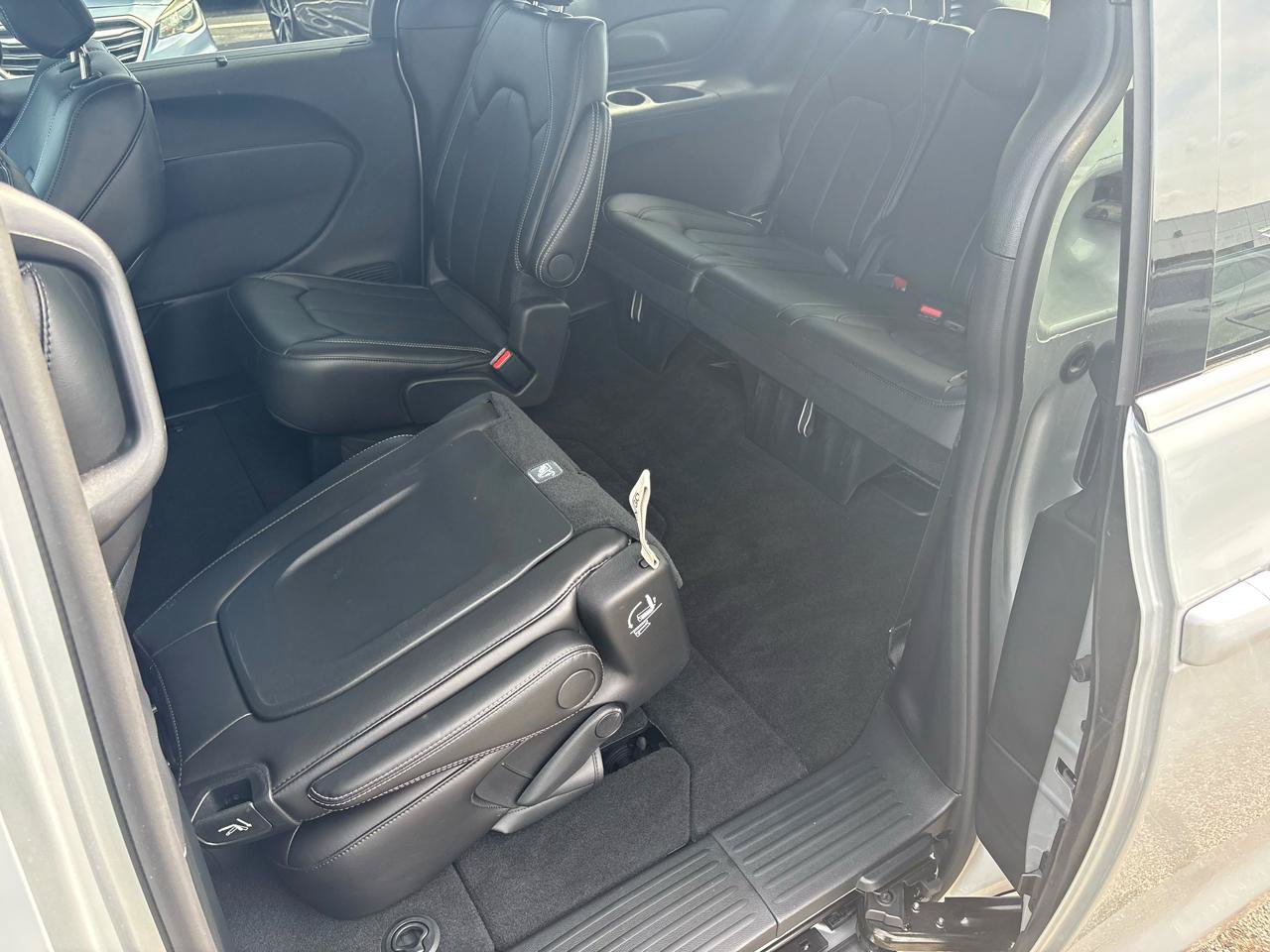 Used 2026 Chrysler Pacifica Select FWD image 61