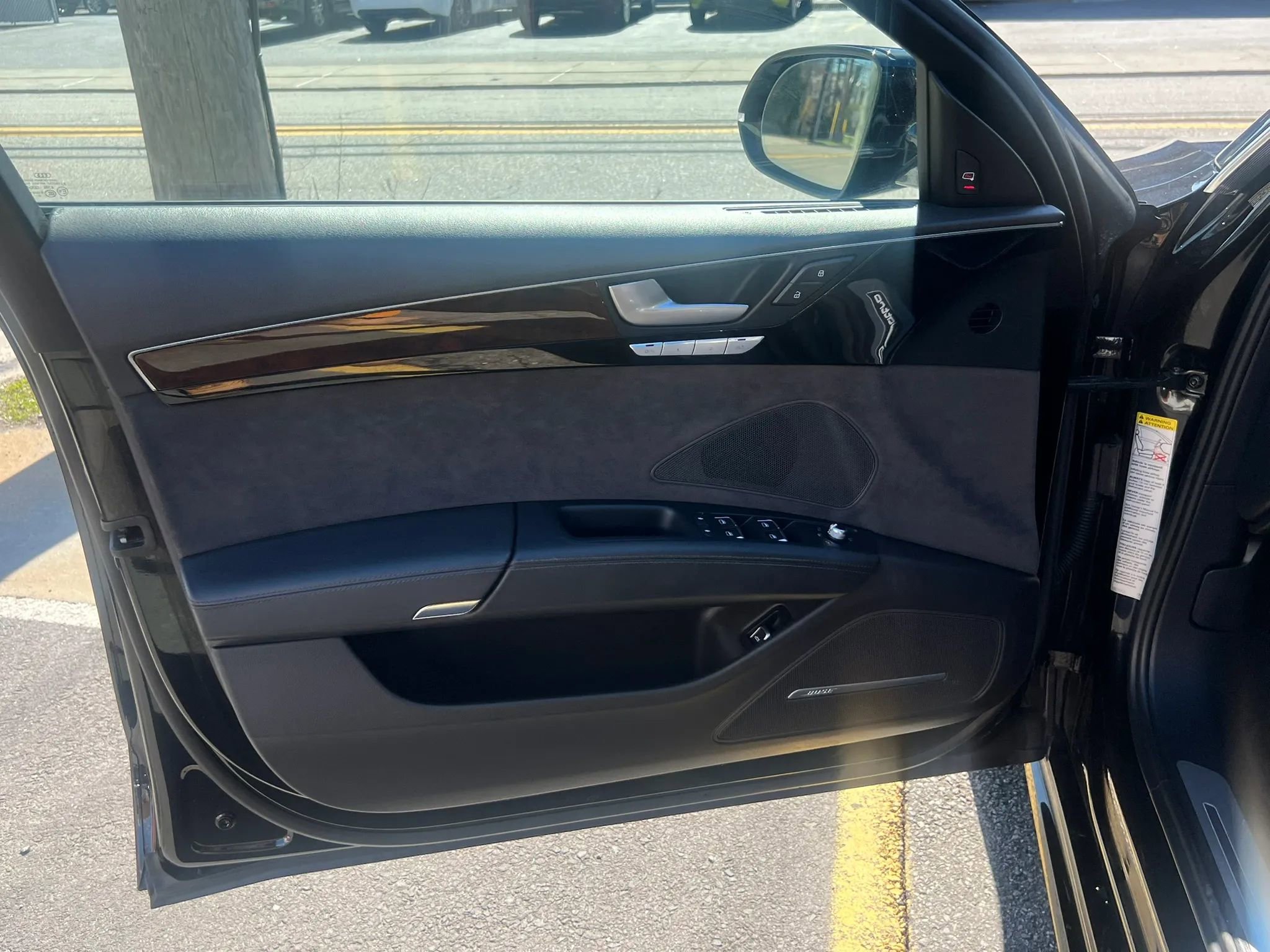 Used 2016 Audi A8 L 4.0T image 22