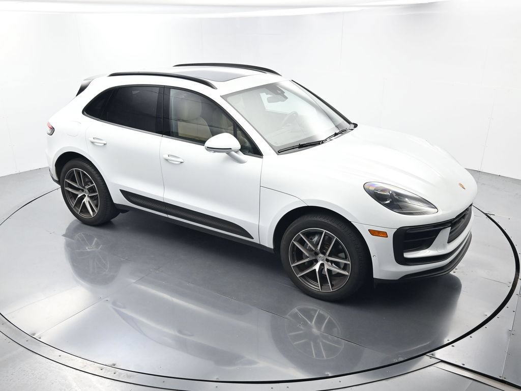 Certified 2023 Porsche Macan AWD/4WD image 37