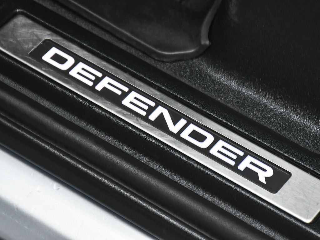 Used 2021 Land Rover Defender 90 X-Dynamic S AWD/4WD image 11