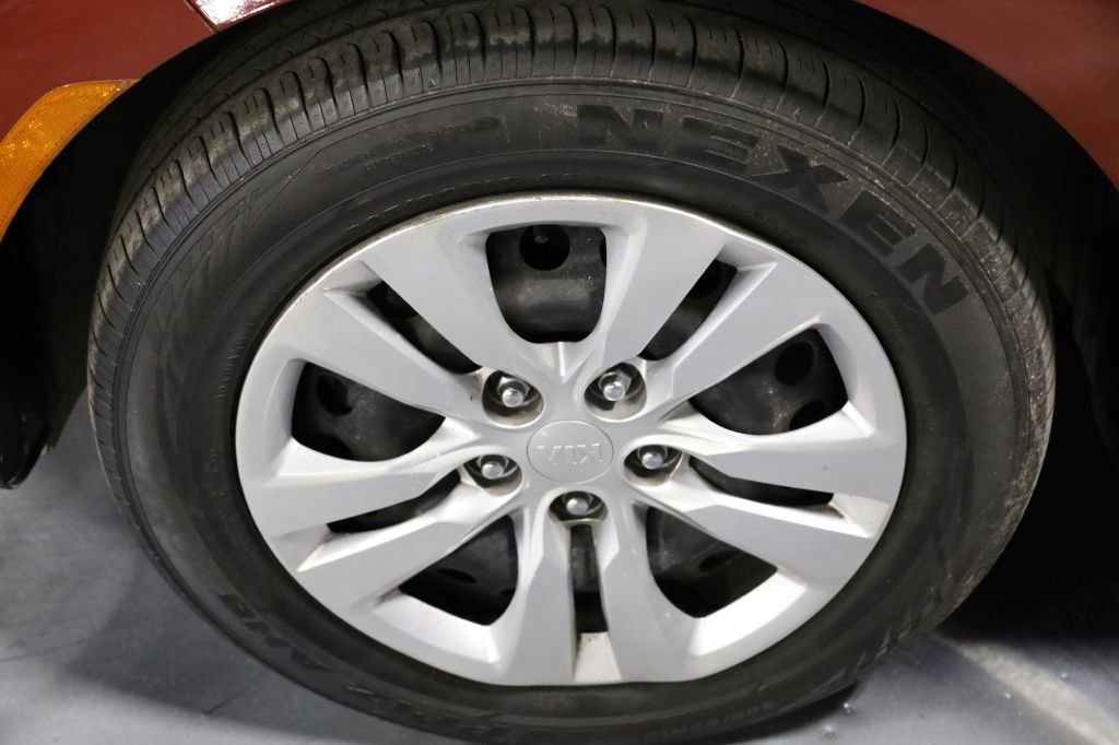 Used 2021 Kia Soul LX image 28