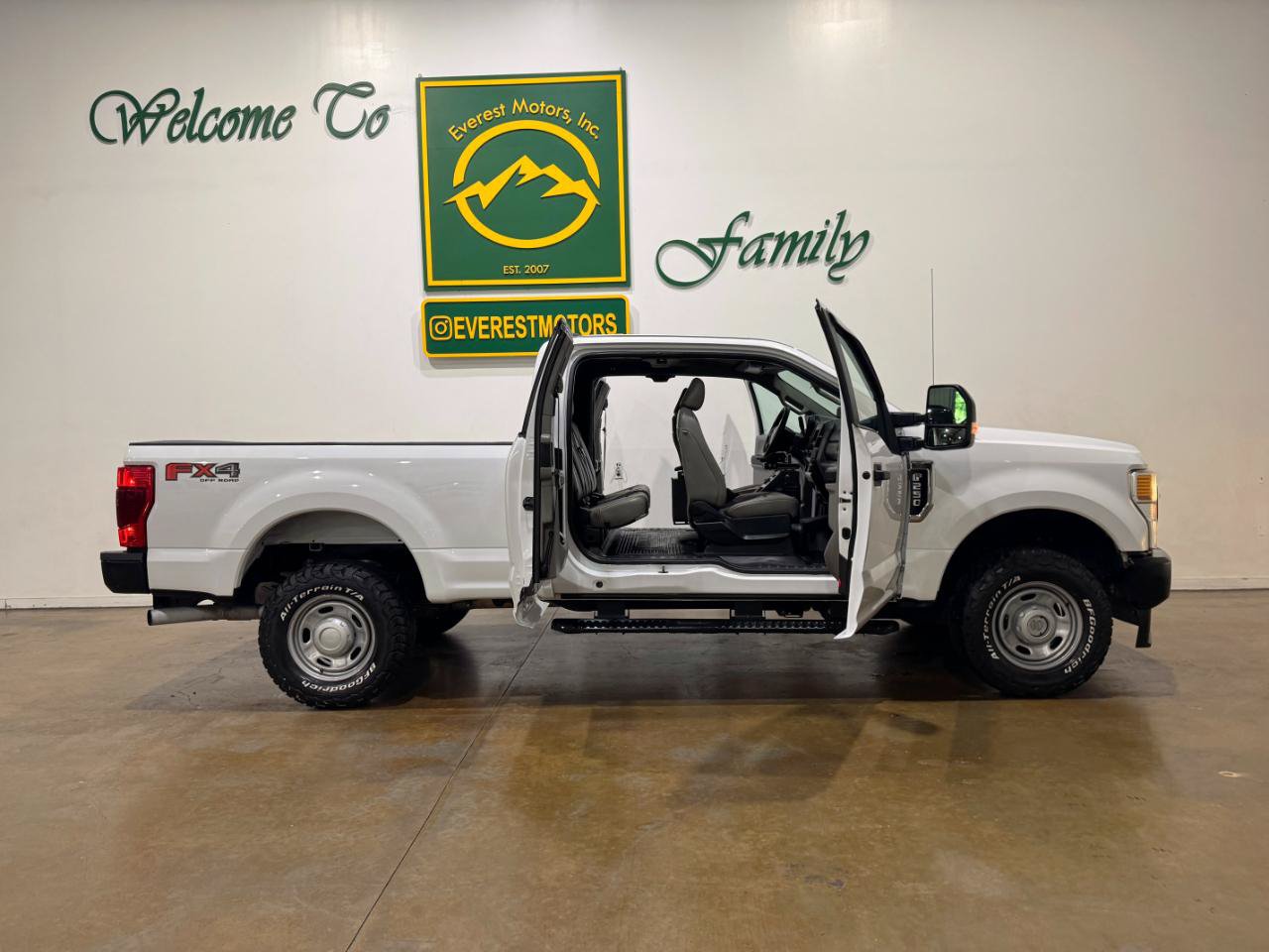 Used 2020 Ford F250 XL w/ Power Equipment Group AWD/4WD image 10