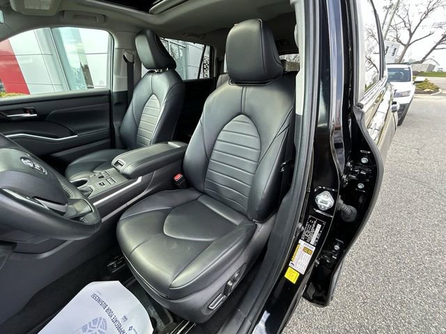 Used 2024 Toyota Highlander XLE image 15