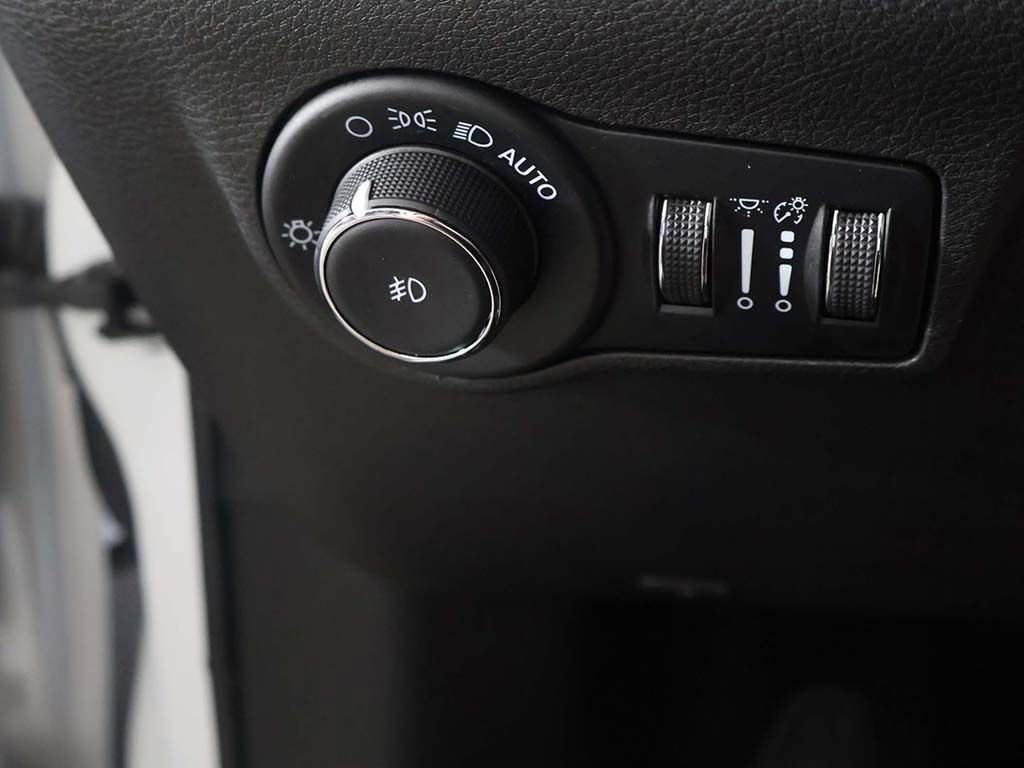 Used 2023 Jeep Compass Limited w/ Sun and Sound Group AWD/4WD image 38