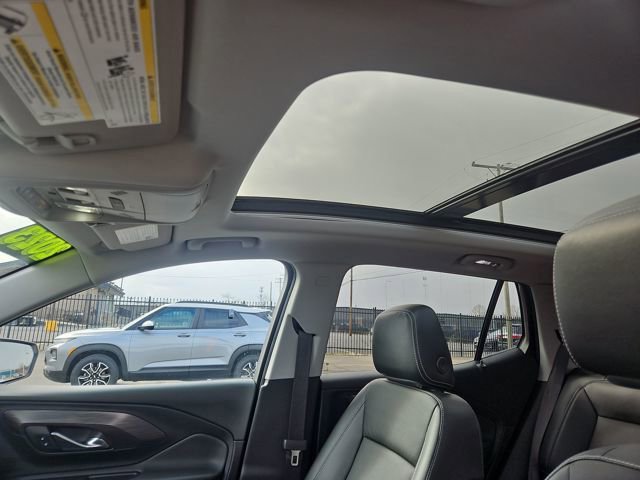 Used 2023 GMC Terrain SLT w/ Tech Package image 22