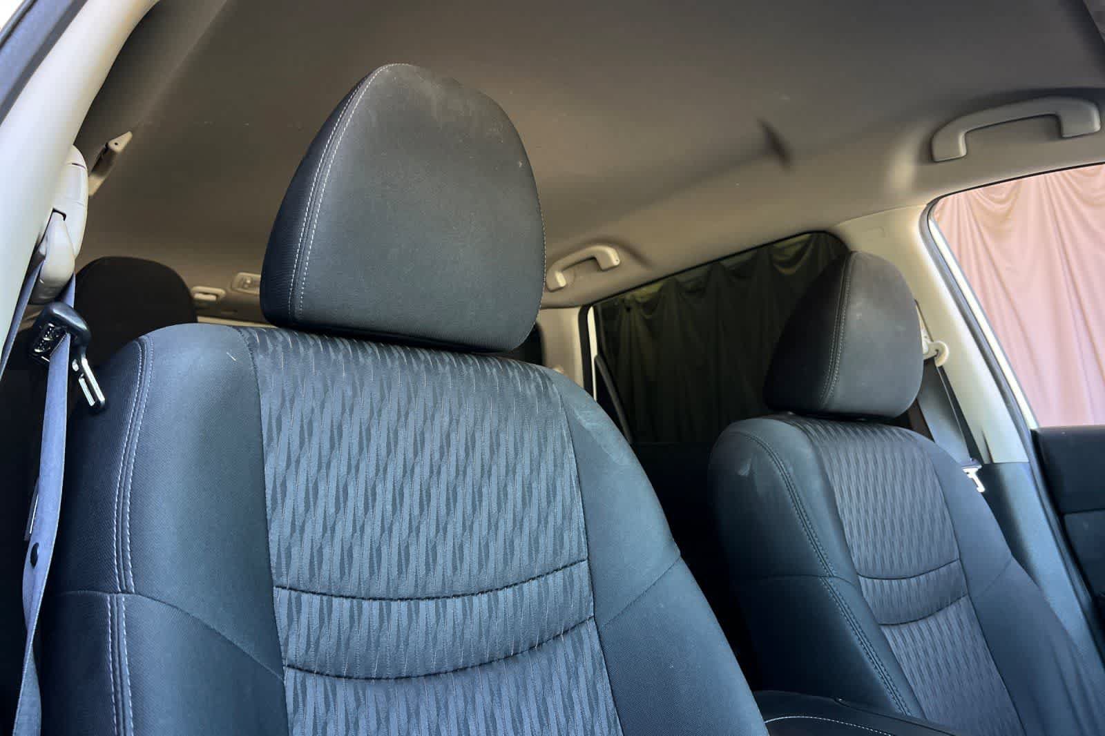 Used 2019 Nissan Rogue SV FWD image 18