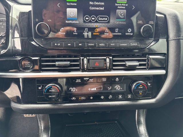 Used 2025 Nissan Pathfinder SL AWD/4WD image 17